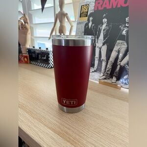 Yeti Rambler 20oz tumbler